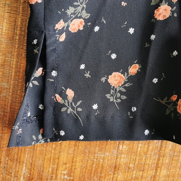 Braemar Vintage Navy Floral Short Sleeve Button Up - Picture 6 of 7